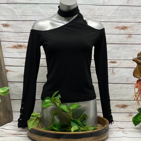 Frederick's of Hollywood Tops - Frederick's of Hollywood SEXY Black Cold Shoulder